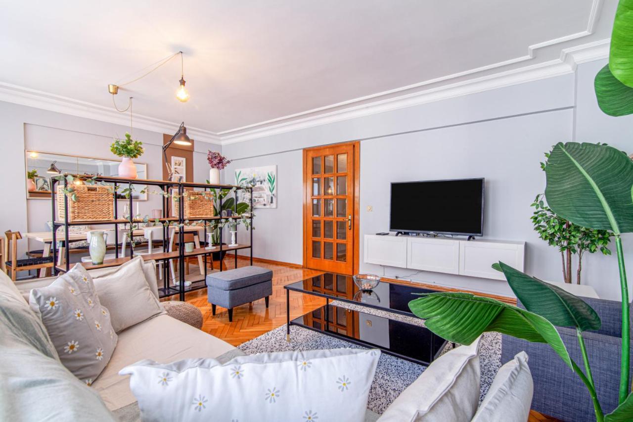 Gorgeous Flat With Lovely Balcony In Nisantasi Istanbul Exterior foto